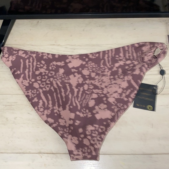 New Skatie Bikini Bottoms, Brown & Tan, Size X-Large, 21% Spandex, Sustainable - Picture 5 of 6